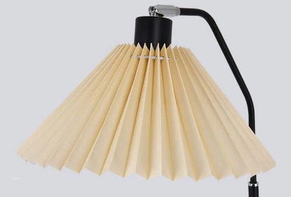 Stehlampe plissierter Schirm