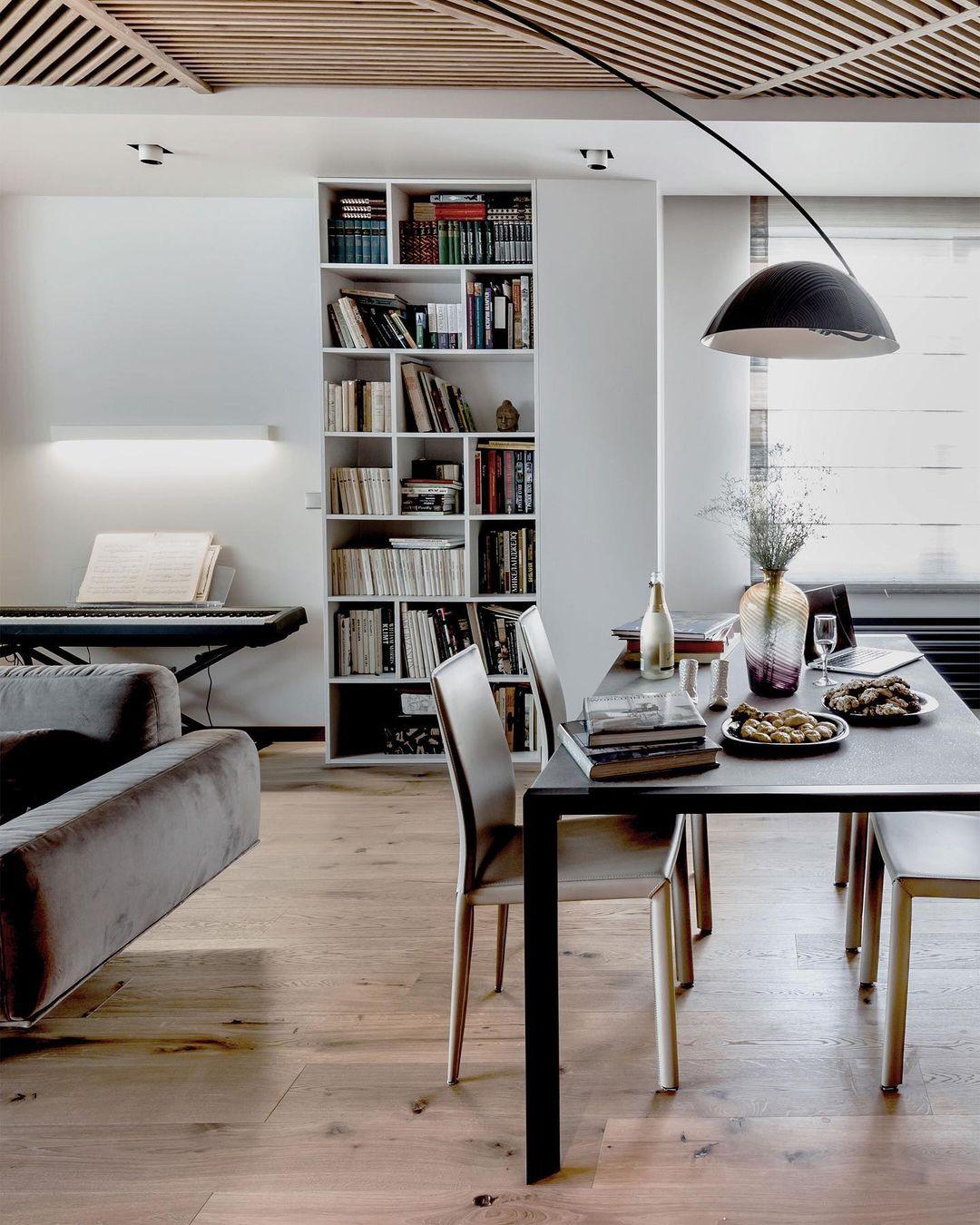 Bogen-Stehlampe mit verstellbarem Arm und drehbarem Lampenschirm für Wohn- und Schlafräume