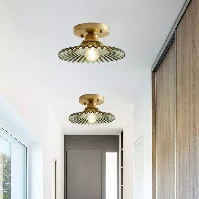 Glas-Deckenleuchte mit geriffelten Blütenblättern und E14-Fassung