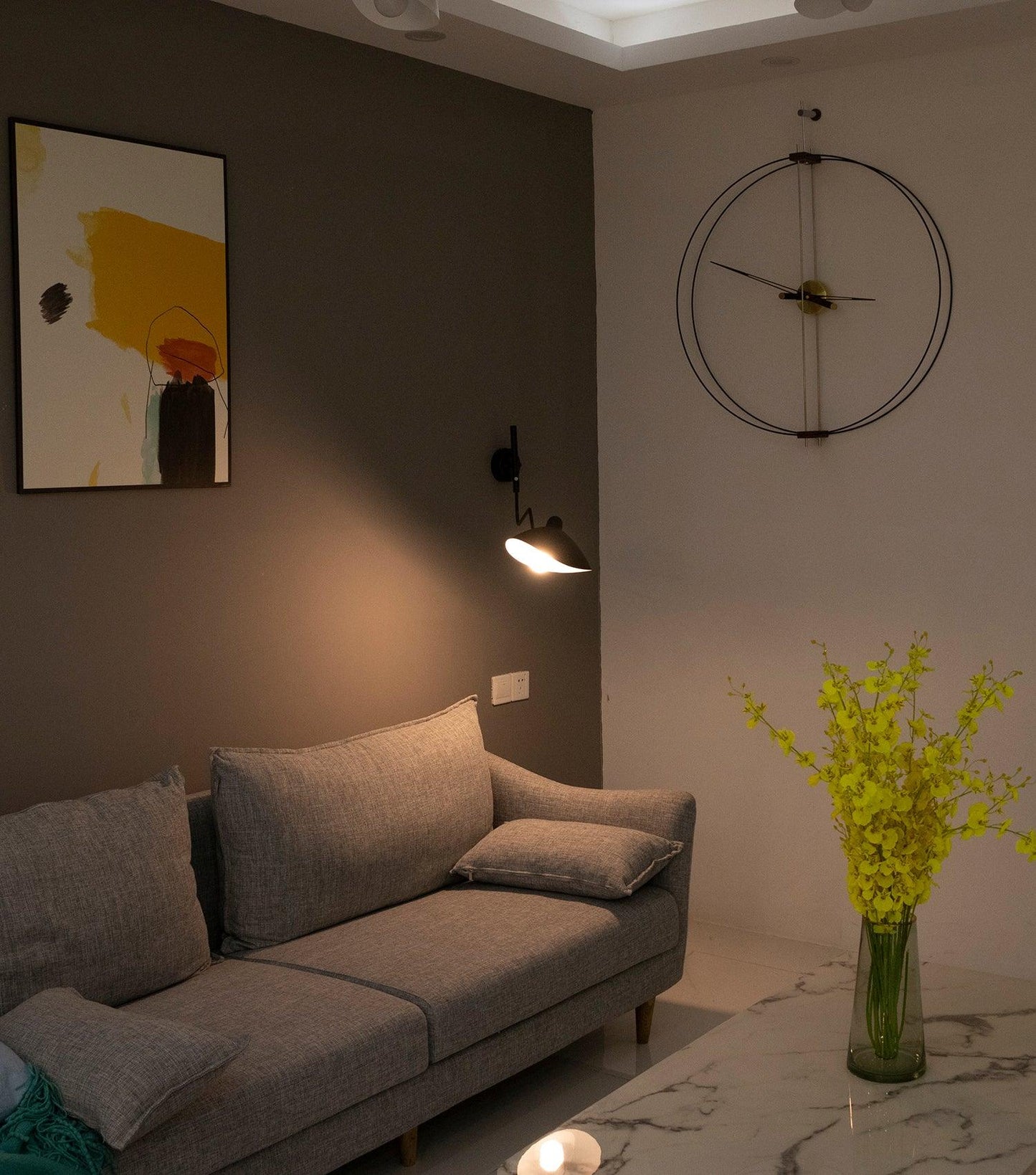 Wandleuchte mit Schwenkarm und drehbarem Lampenschirm aus Metall – verstellbare Innenbeleuchtung für Wohnräume