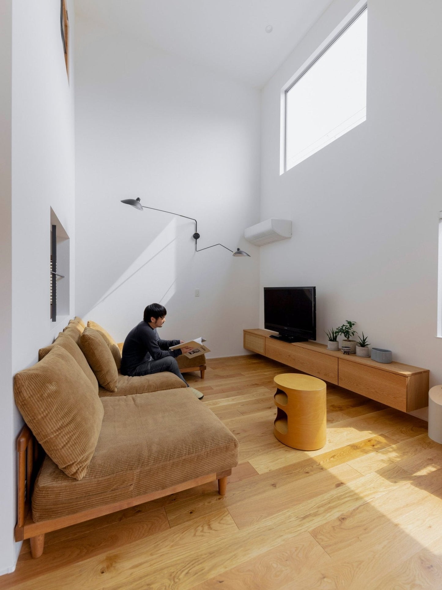 Wandleuchte mit Schwenkarm und drehbarem Lampenschirm aus Metall – verstellbare Innenbeleuchtung für Wohnräume