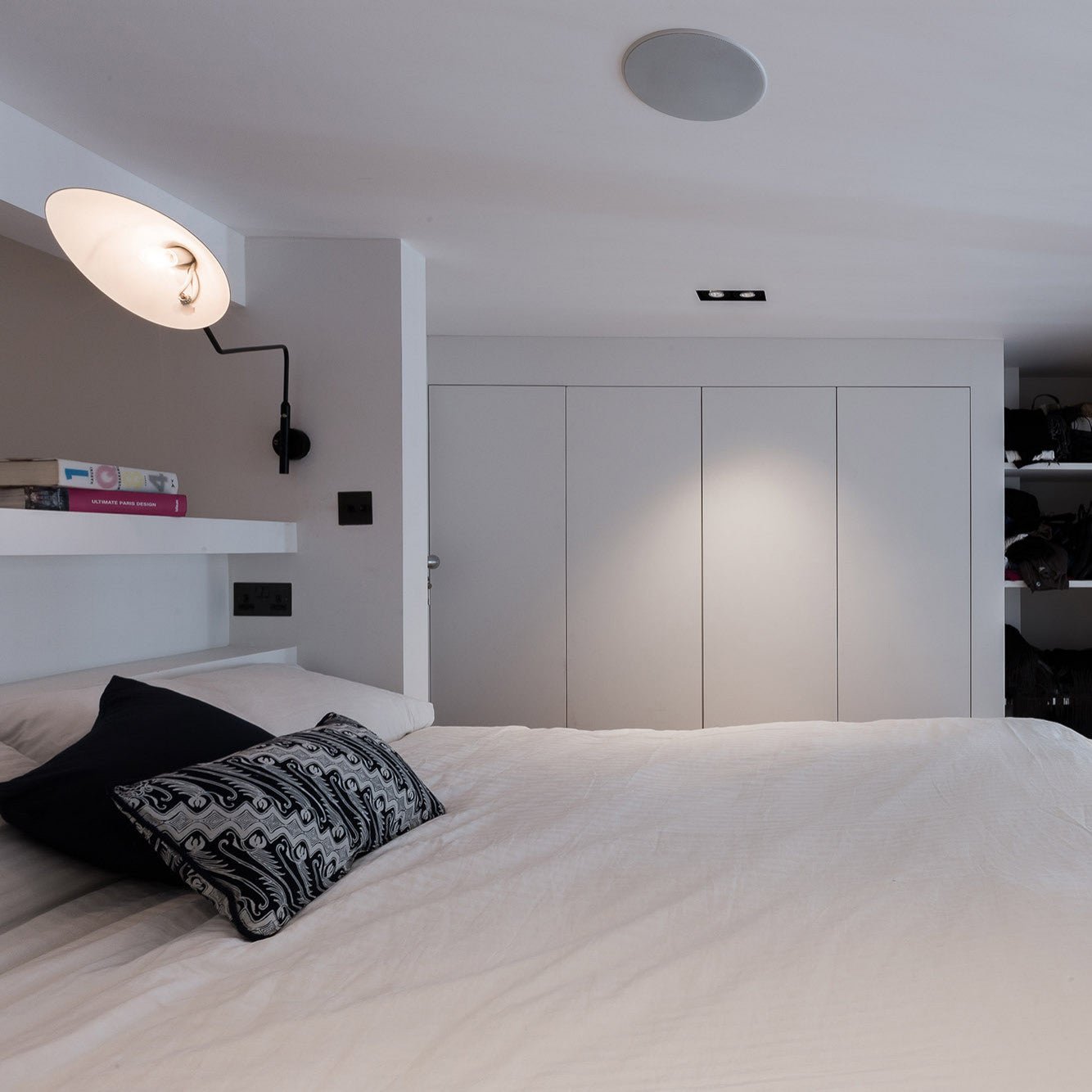 Wandleuchte mit Schwenkarm und drehbarem Lampenschirm aus Metall – verstellbare Innenbeleuchtung für Wohnräume