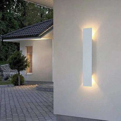 LED Aluminium Wandleuchte für Außenbereiche mit Streifen-Design